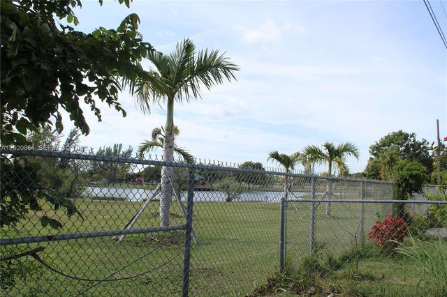 496 SW 9th Ave, Florida City, FL 33034