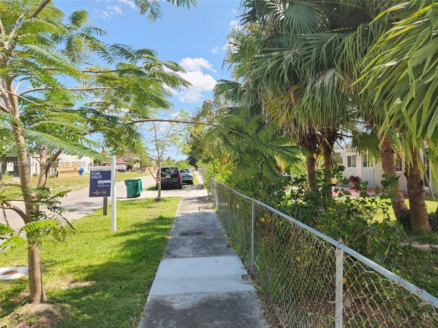 496 SW 9th Ave, Florida City, FL 33034