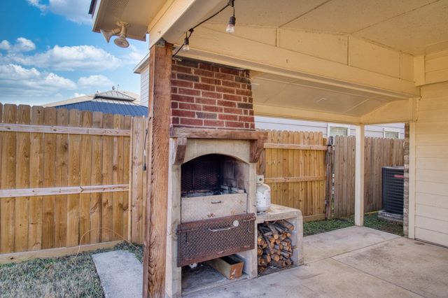 9519 Garrett Pine Lane, Houston, TX 77044