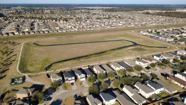 9519 Garrett Pine Lane, Houston, TX 77044