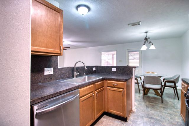 9519 Garrett Pine Lane, Houston, TX 77044