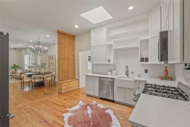 836 W 8th Street, Dallas, TX 75208