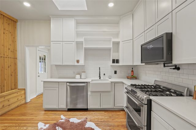 836 W 8th Street, Dallas, TX 75208