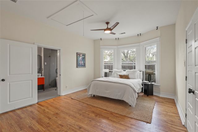 836 W 8th Street, Dallas, TX 75208