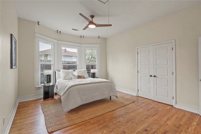 836 W 8th Street, Dallas, TX 75208