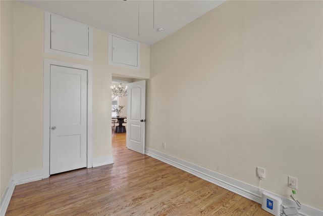 836 W 8th Street, Dallas, TX 75208