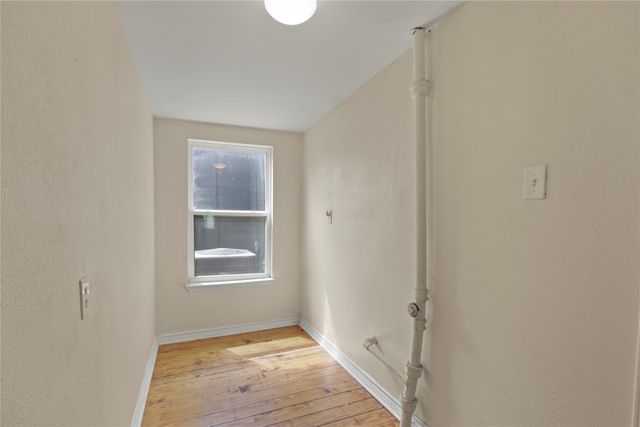 836 W 8th Street, Dallas, TX 75208