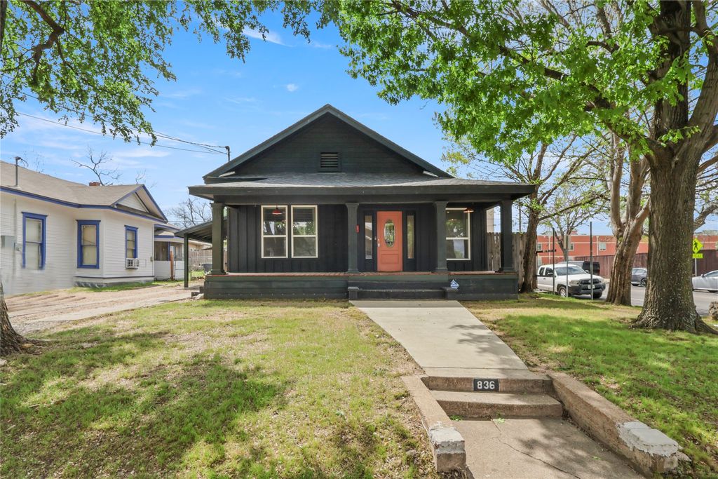 836 W 8th Street, Dallas, TX 75208