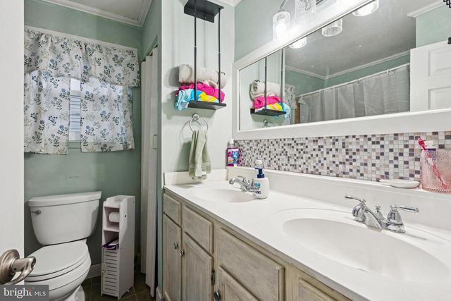 323 WESTMINSTER BLVD, Blackwood, NJ 08012