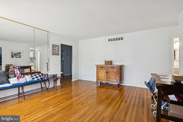 323 WESTMINSTER BLVD, Blackwood, NJ 08012