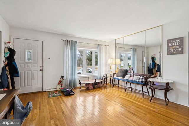 323 WESTMINSTER BLVD, Blackwood, NJ 08012