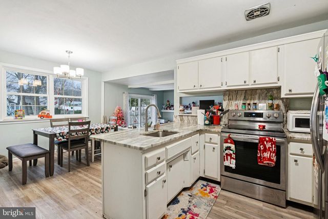 323 WESTMINSTER BLVD, Blackwood, NJ 08012