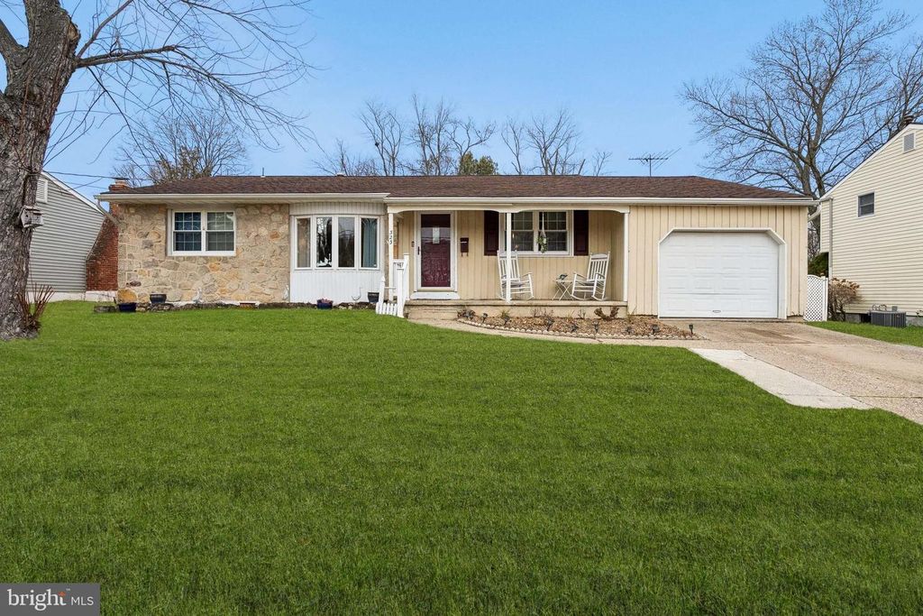 323 WESTMINSTER BLVD, Blackwood, NJ 08012