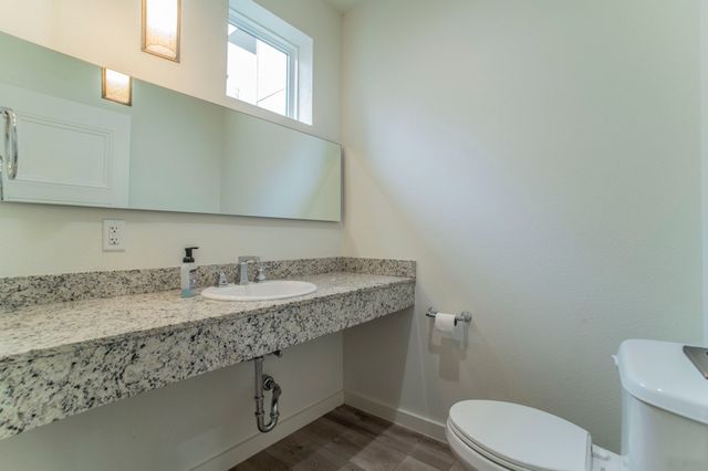 321 College Avenue, Fort Worth, TX 76104