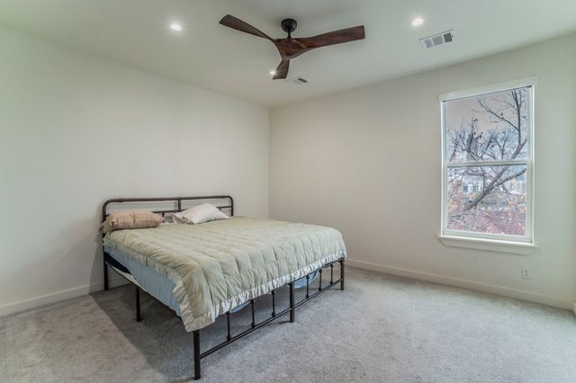 321 College Avenue, Fort Worth, TX 76104