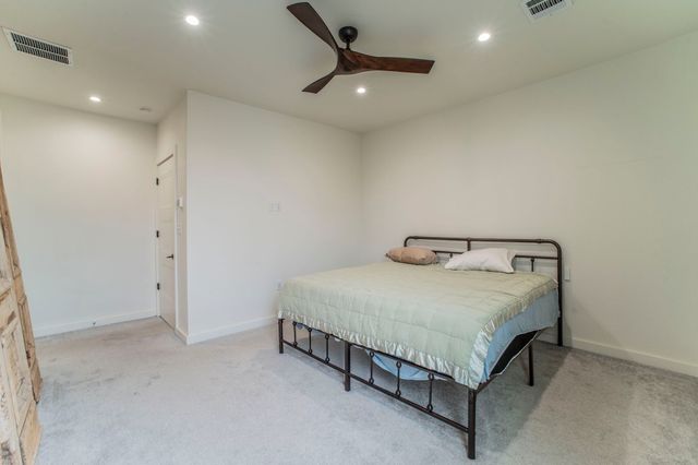 321 College Avenue, Fort Worth, TX 76104