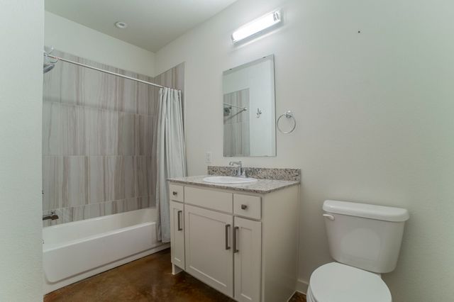 321 College Avenue, Fort Worth, TX 76104