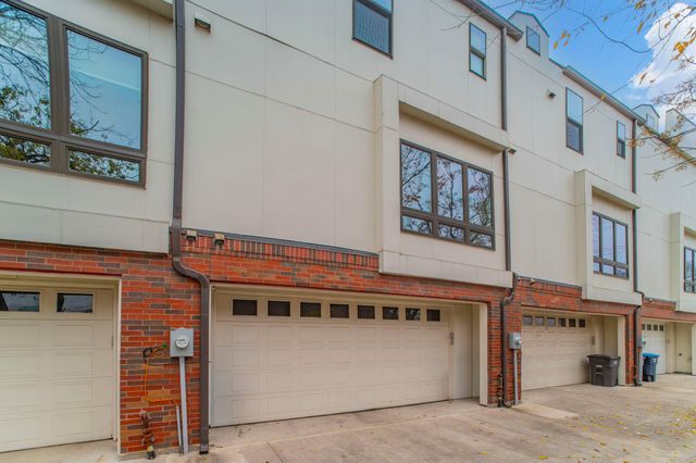 321 College Avenue, Fort Worth, TX 76104