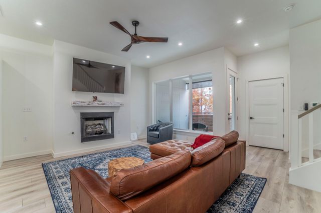 321 College Avenue, Fort Worth, TX 76104