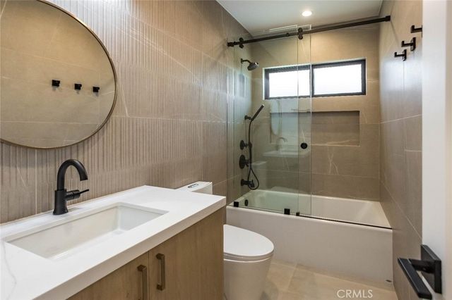 13355 Debby St, Valley Glen, CA 91401