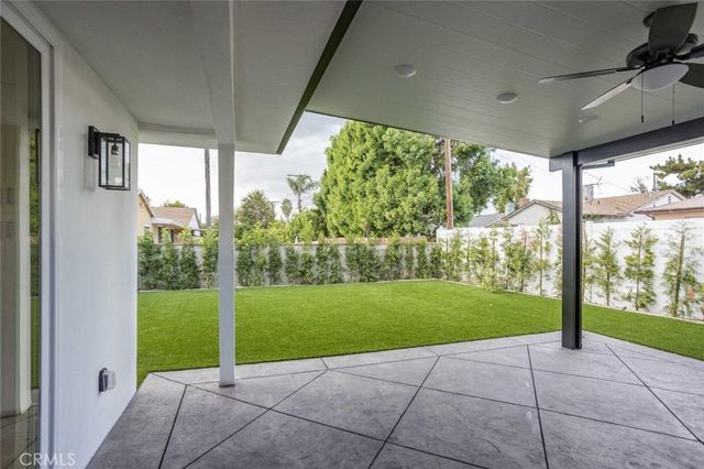 13355 Debby St, Valley Glen, CA 91401