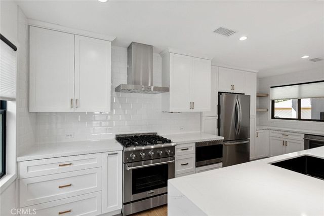 13355 Debby St, Valley Glen, CA 91401
