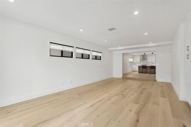 13355 Debby St, Valley Glen, CA 91401