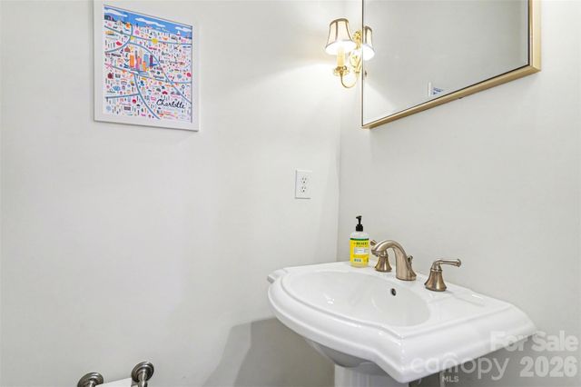 6705 Louisburg Square Lane, Charlotte, NC 28210