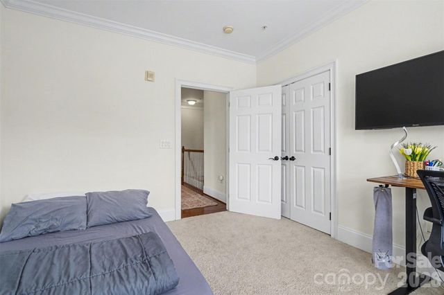 6705 Louisburg Square Lane, Charlotte, NC 28210