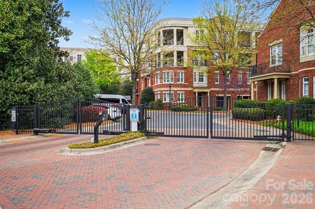 6705 Louisburg Square Lane, Charlotte, NC 28210