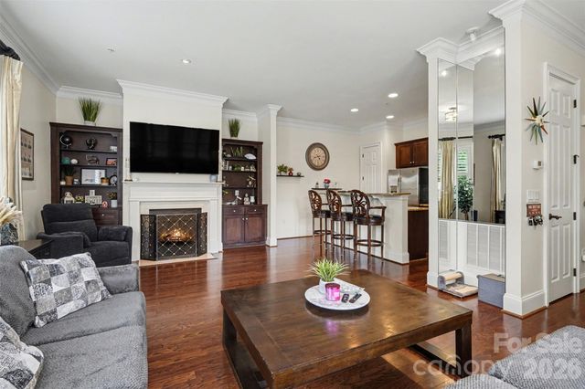 6705 Louisburg Square Lane, Charlotte, NC 28210