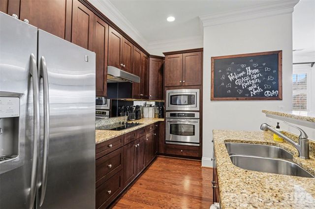 6705 Louisburg Square Lane, Charlotte, NC 28210