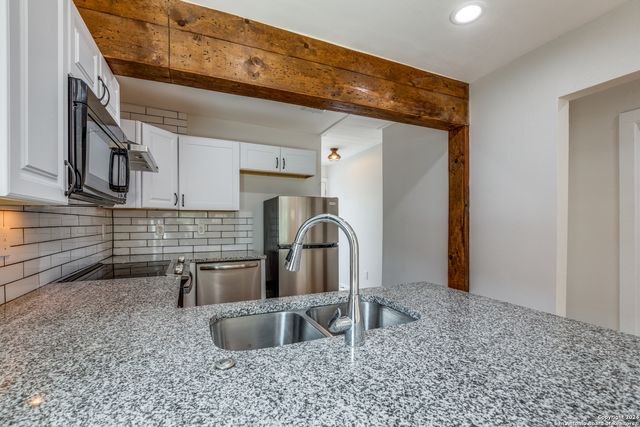 136 W Lambert St, San Antonio, TX 78204