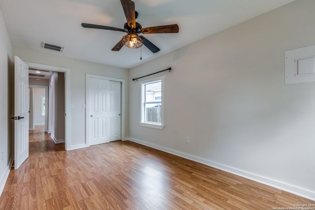 136 W Lambert St, San Antonio, TX 78204