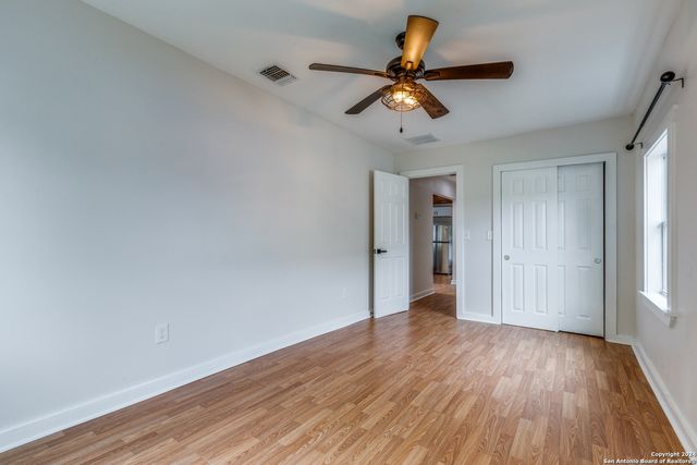 136 W Lambert St, San Antonio, TX 78204