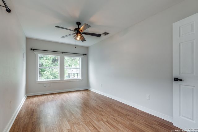 136 W Lambert St, San Antonio, TX 78204