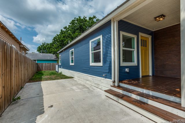 136 W Lambert St, San Antonio, TX 78204