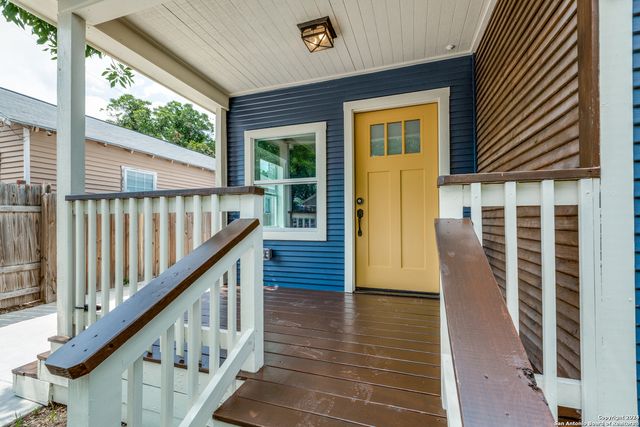 136 W Lambert St, San Antonio, TX 78204