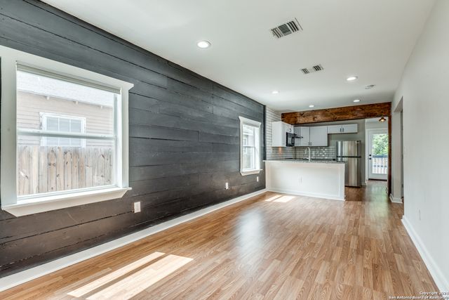 136 W Lambert St, San Antonio, TX 78204