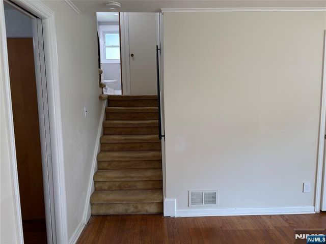 33 Longacre Drive, Livingston, NJ 07039