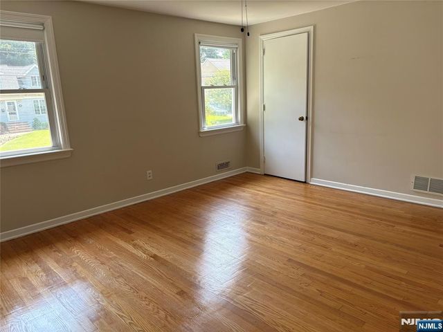 33 Longacre Drive, Livingston, NJ 07039