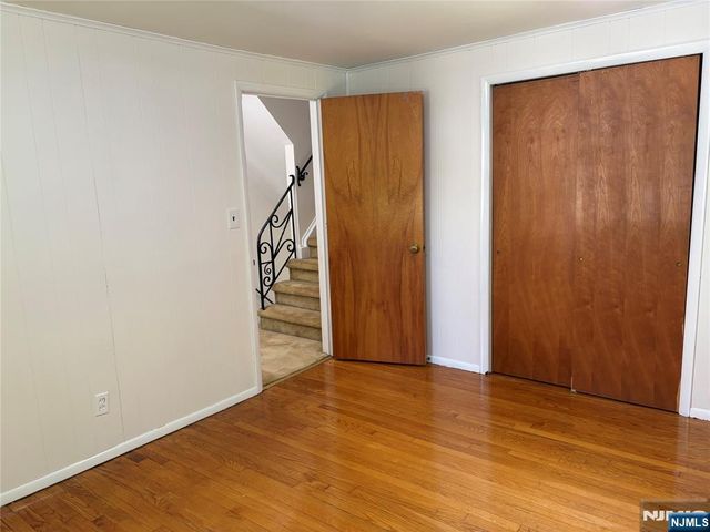33 Longacre Drive, Livingston, NJ 07039