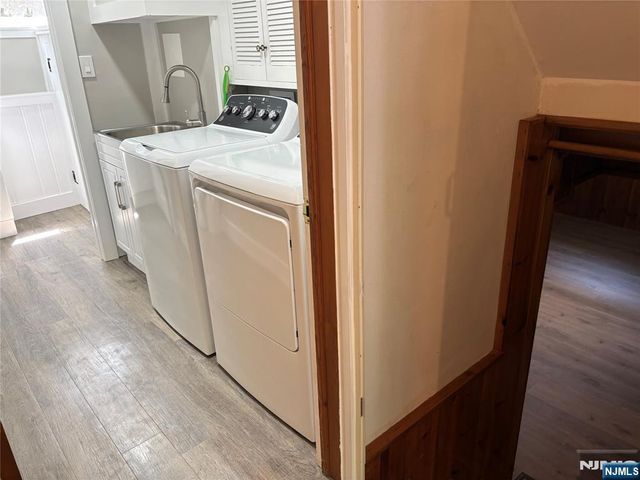 33 Longacre Drive, Livingston, NJ 07039