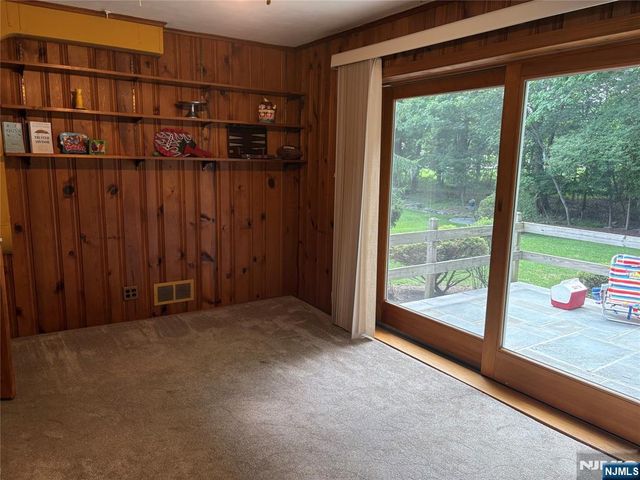 33 Longacre Drive, Livingston, NJ 07039