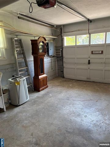 33 Longacre Drive, Livingston, NJ 07039