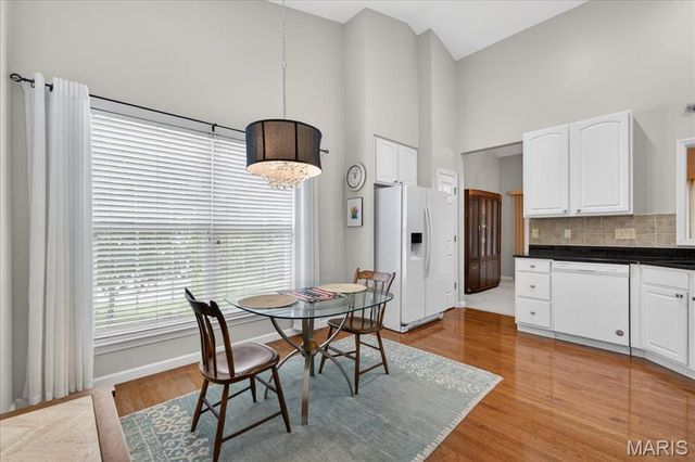 14736 Thornbird Manor Parkway, Chesterfield, MO 63017