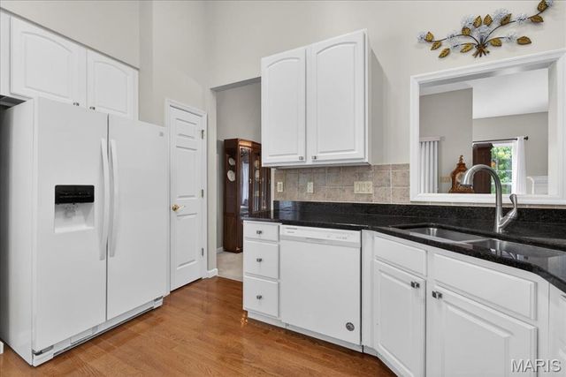 14736 Thornbird Manor Parkway, Chesterfield, MO 63017