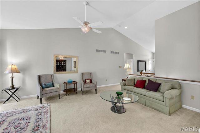 14736 Thornbird Manor Parkway, Chesterfield, MO 63017