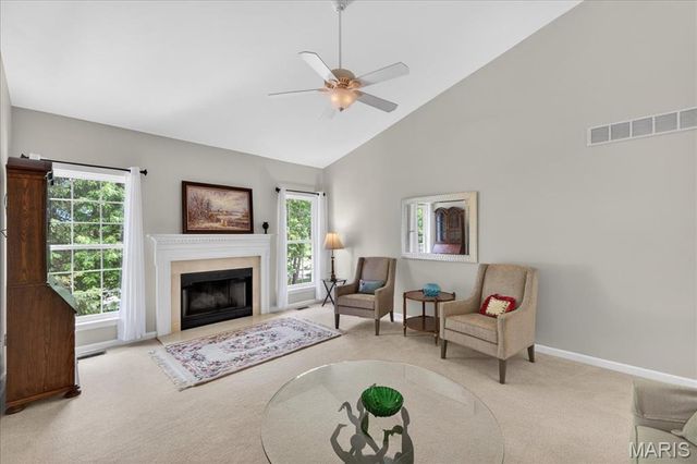 14736 Thornbird Manor Parkway, Chesterfield, MO 63017