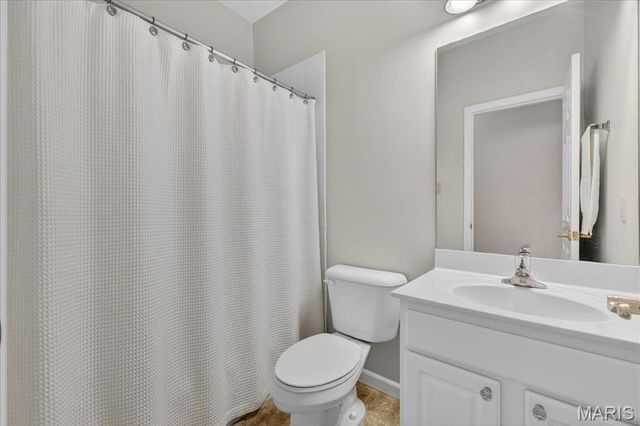 14736 Thornbird Manor Parkway, Chesterfield, MO 63017